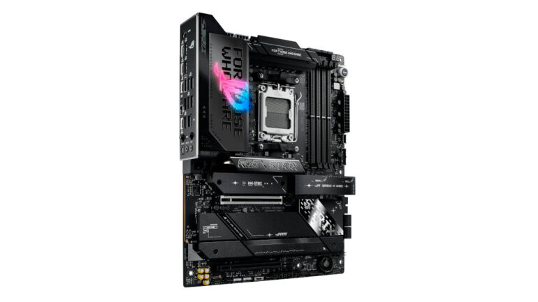 ROG Strix X870E E Gaming WiFi 0102