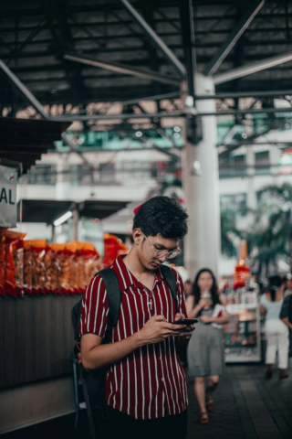 Filipino smartphone user