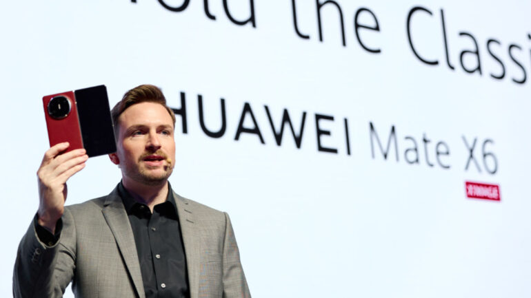 HUAWEI Mate X6 UNfold the Classic event launch 2