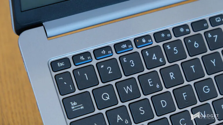ASUS ExpertBook P1 PH launch buttons 2