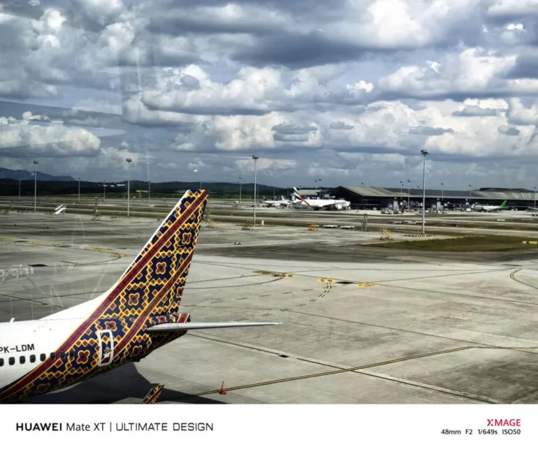 HUAWEI Mate XT hands on and first impressions camera sample 4