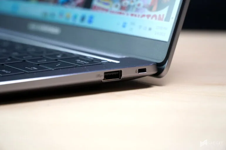 ASUS Expertbook P5 P5405 Review 026