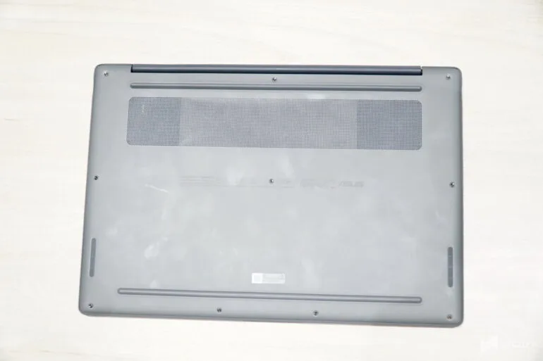 ASUS Zenbook A14 UX3407 Review 35