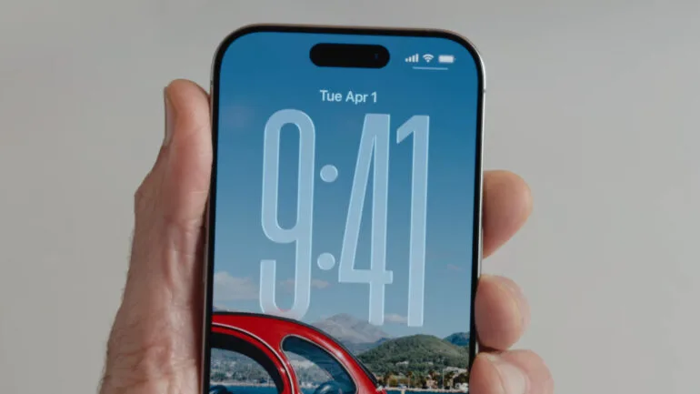 iOS 26 WWDC 2025 Lock Screen