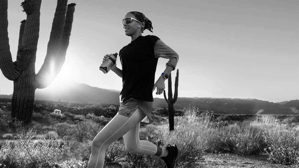 Apple Watch Ultra 3 lifestyle trail running 250909