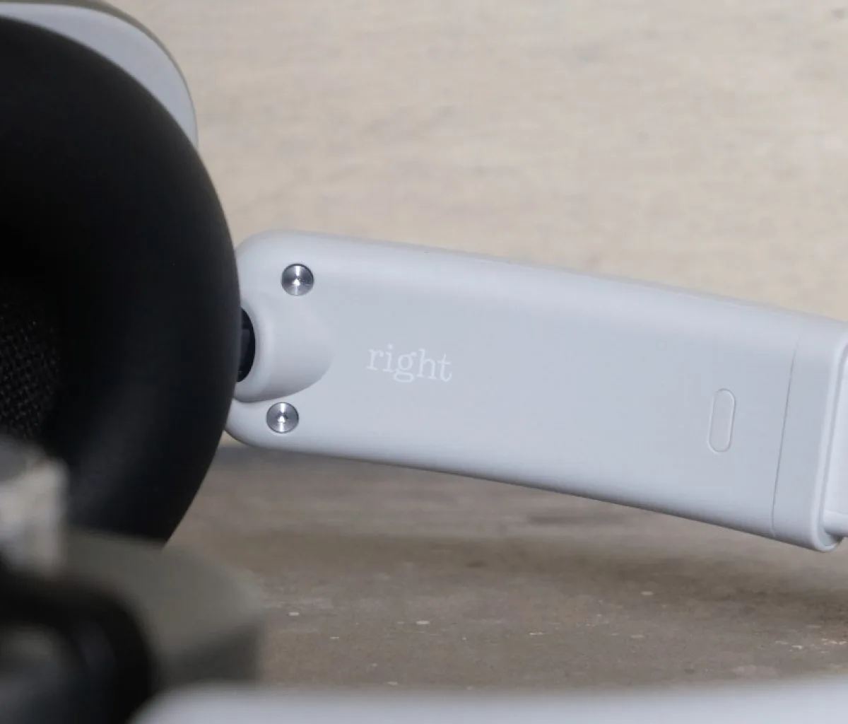 Nothing Headphone (1) Review right text