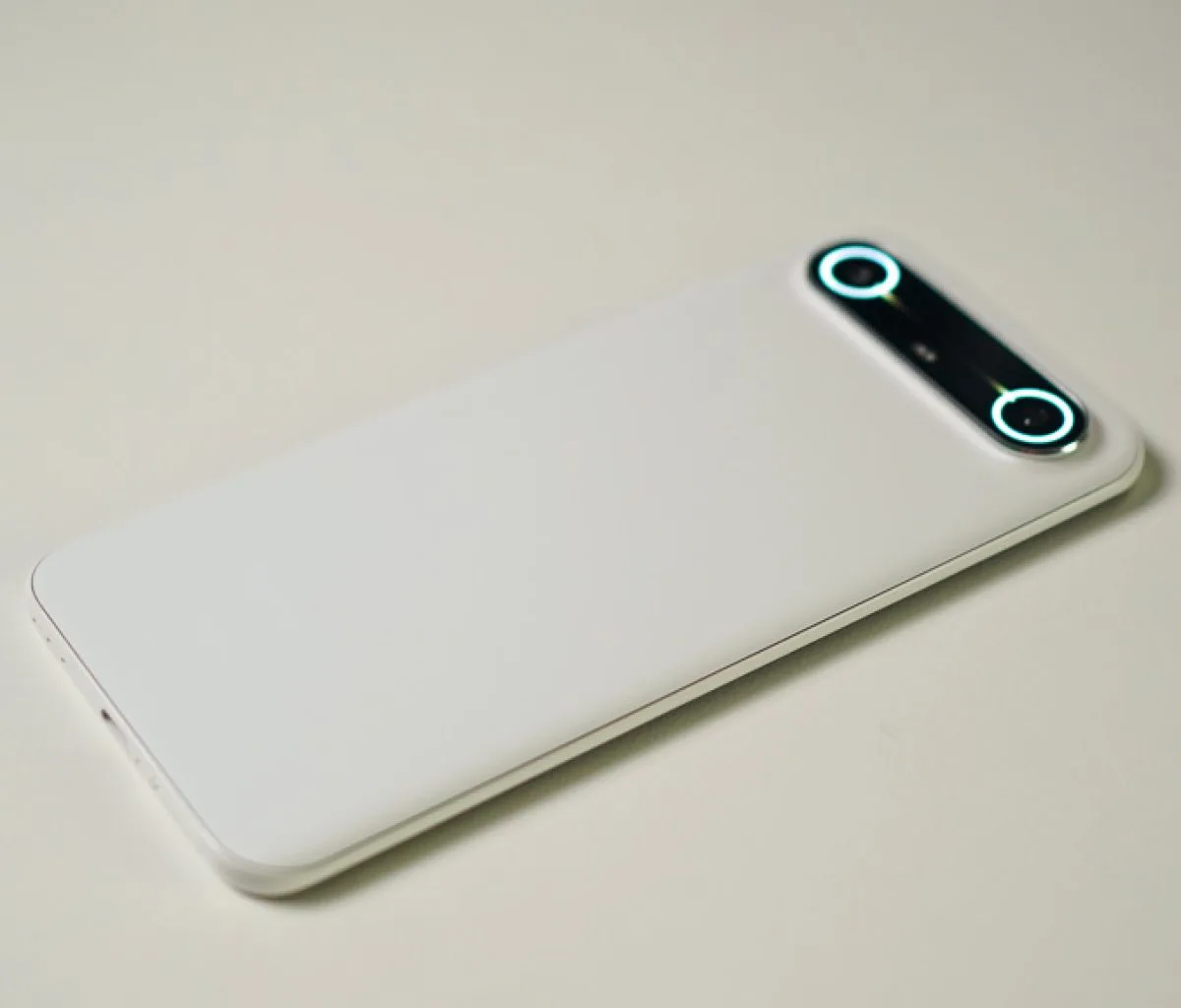 TECNO Slim Review 10