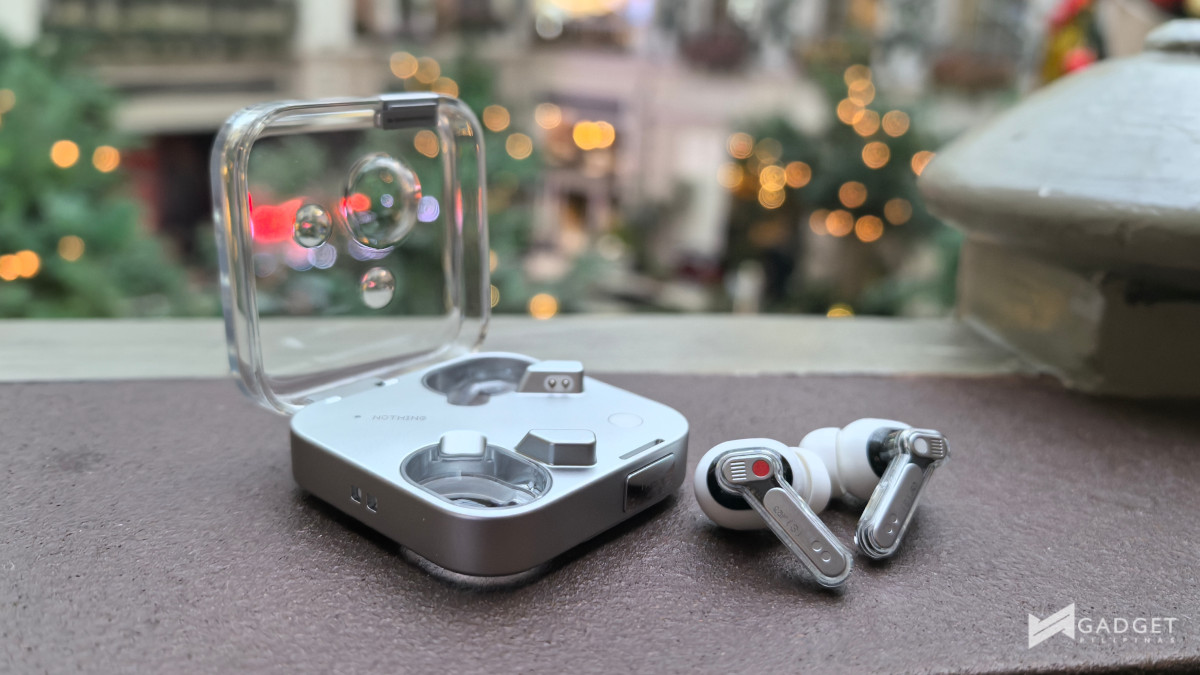 Nothing Ear (3) review case and buds