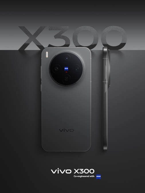 vivo X300 in Phantom Black