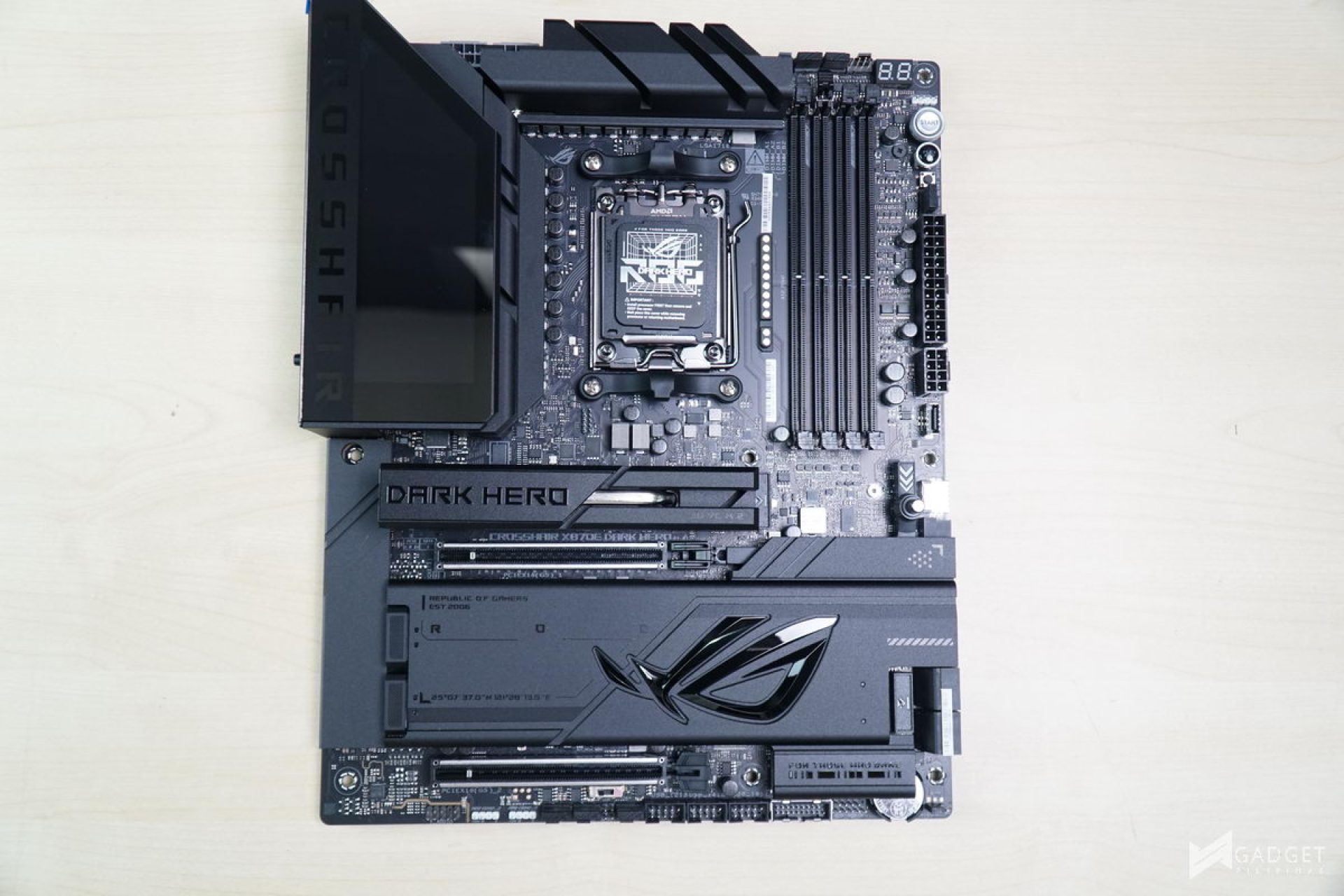 ASUS ROG Crosshair X870E Dark Hero Review 027