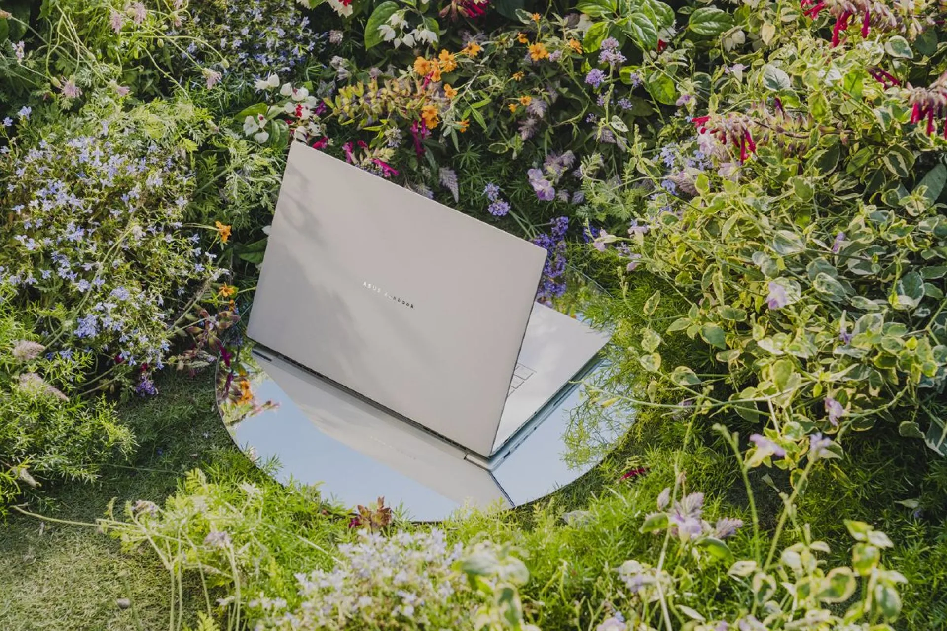 Zenbook S16 UM5606GA 1.1cm of Pure AI Power