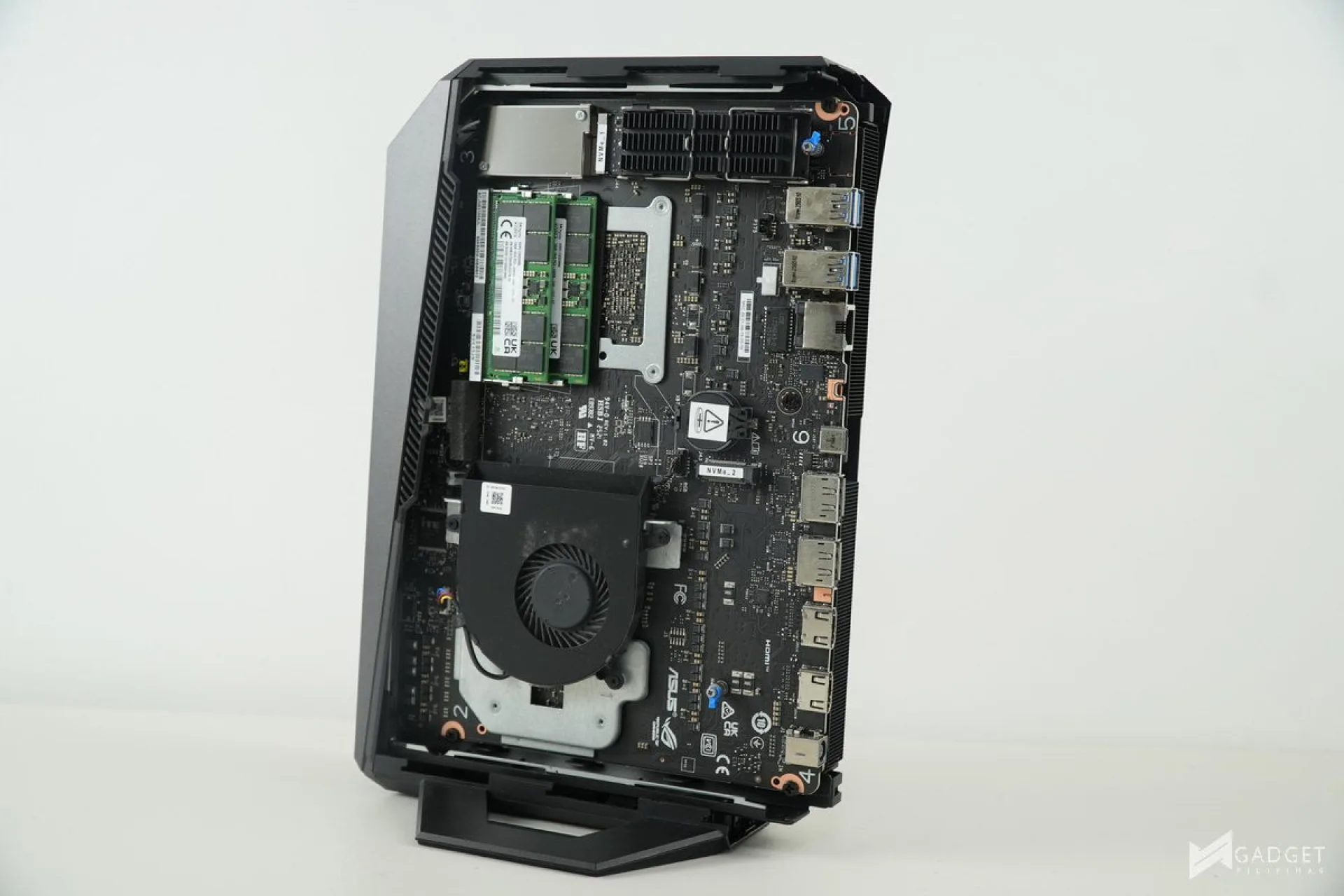 ASUS ROG NUC 2025 Review 059