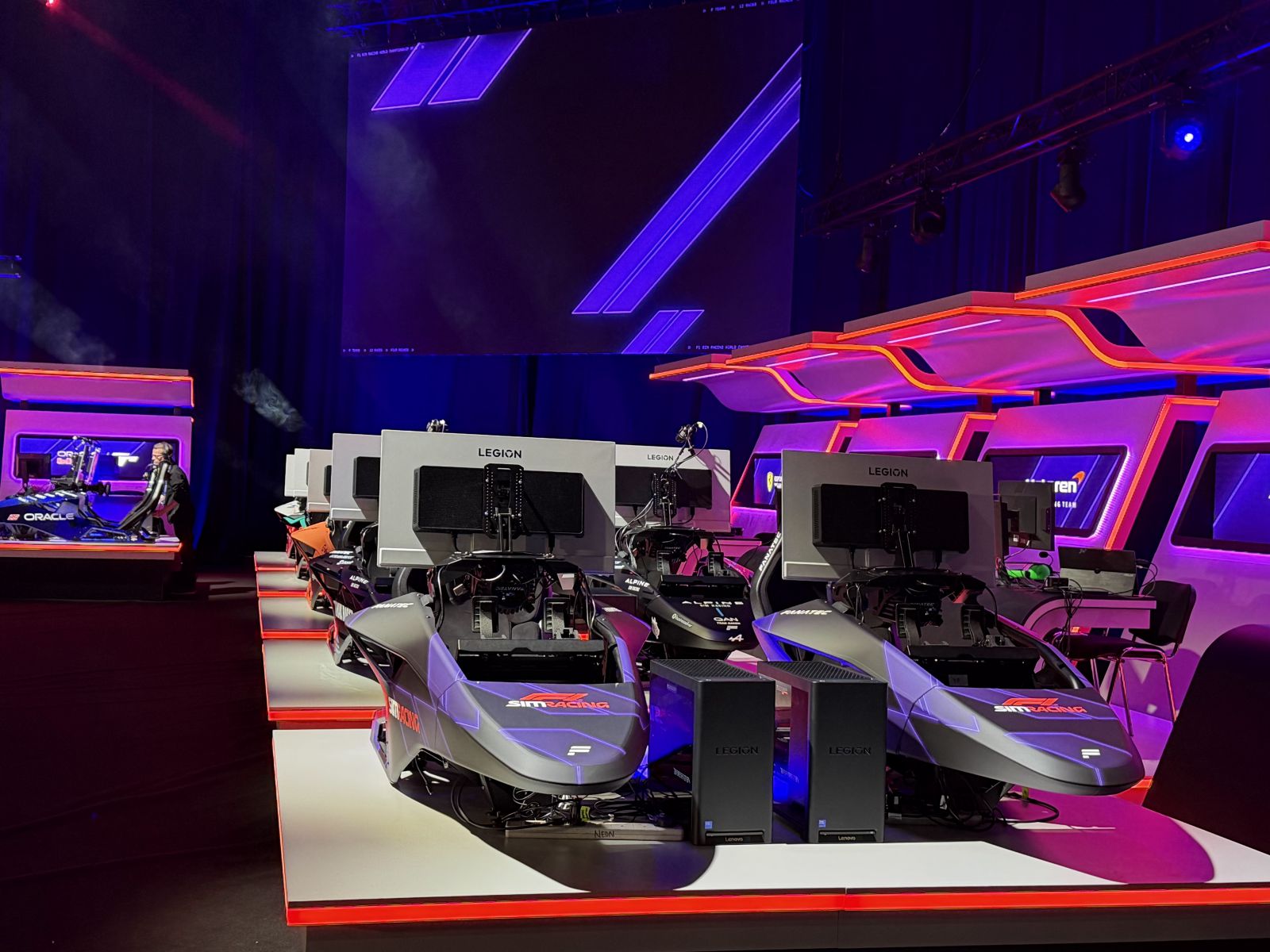 Lenovo F1 Sim Racing 2