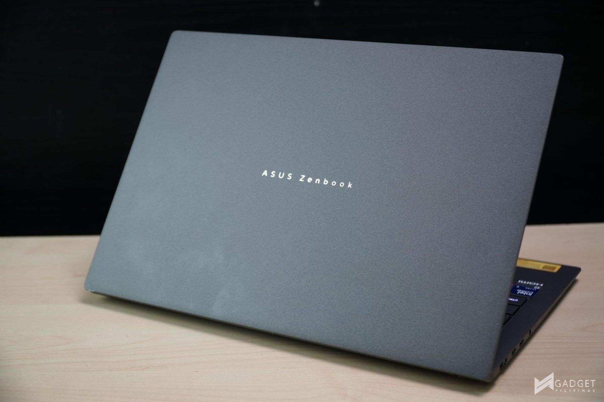 ASUS Zenbook S14 UX5406 PH 03