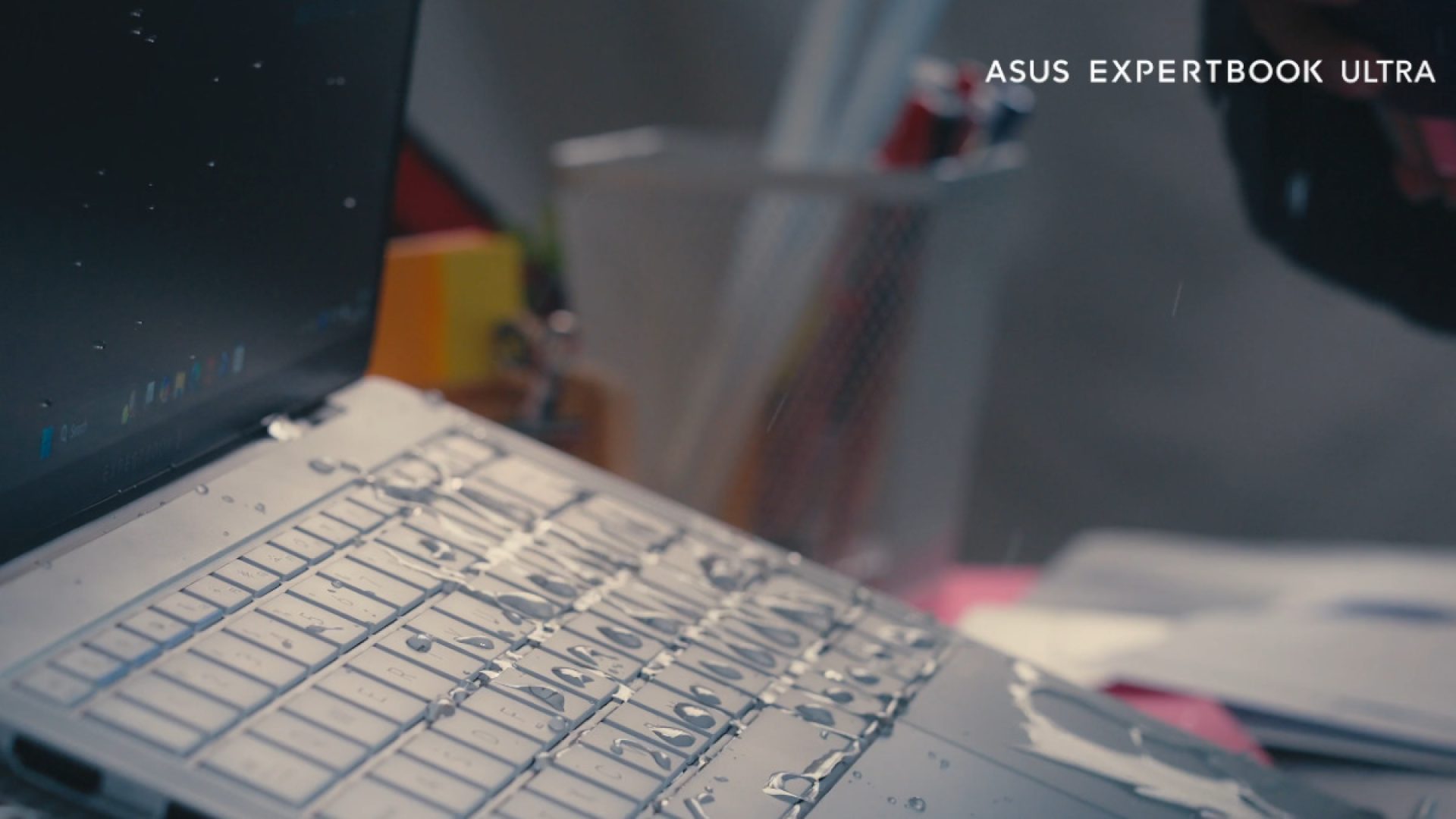 ASUS ExpertBook Ultra Murphys Law water