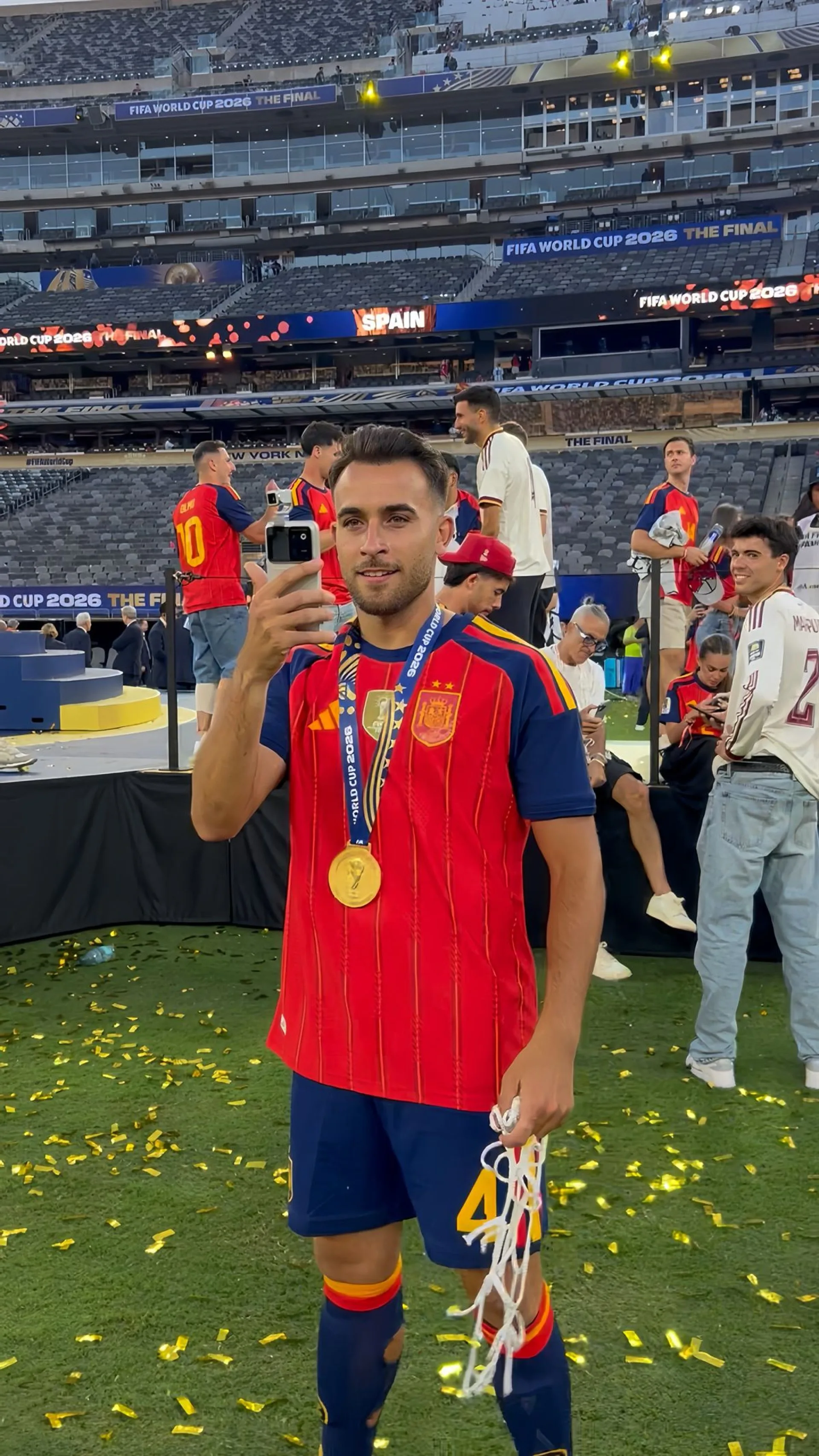 HONOR Robot Phone FIFA World Cup (1)
