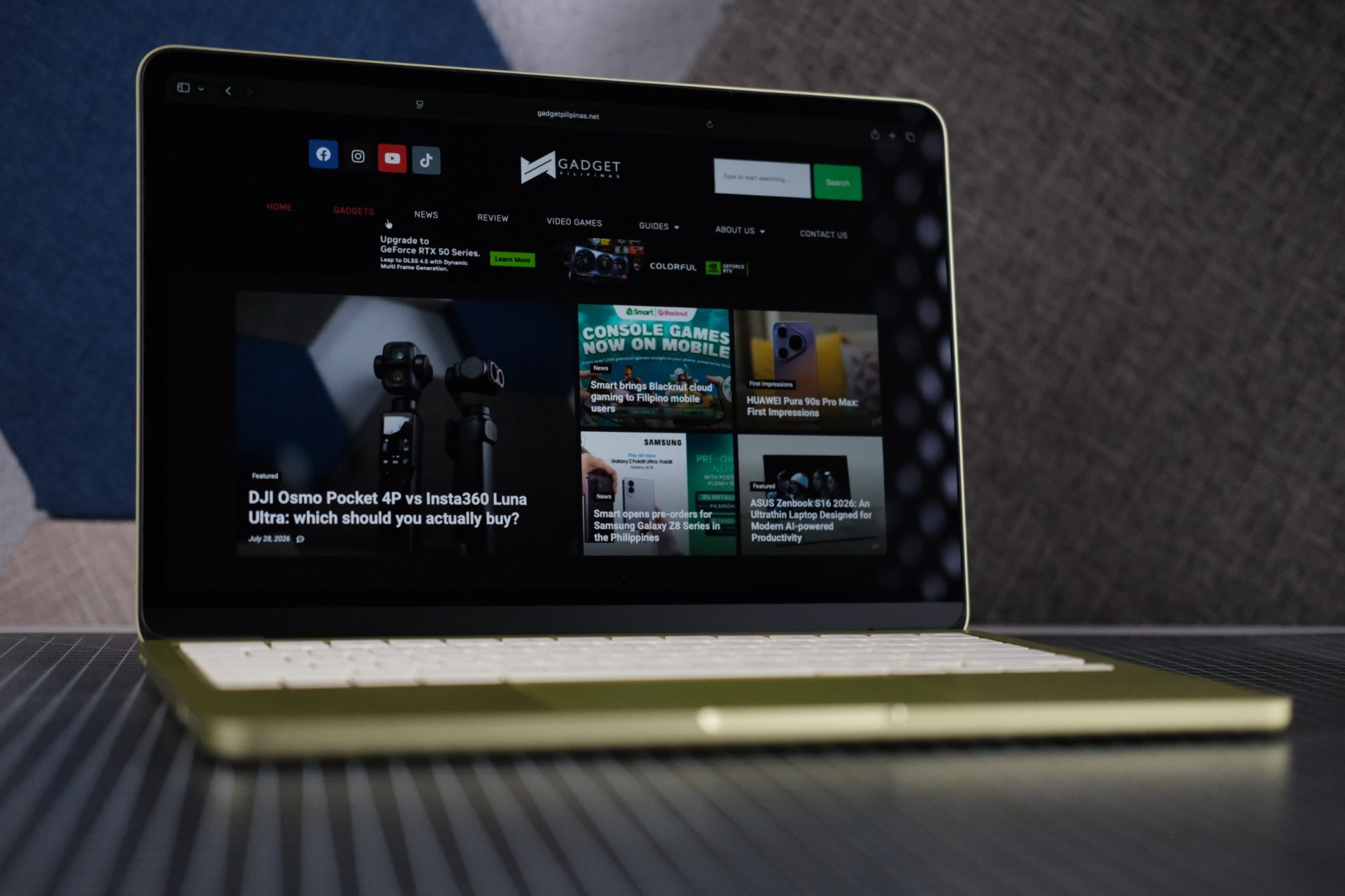 MacBook Neo 512GB with TouchID 10